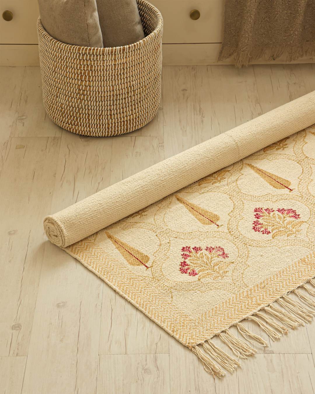 Hand Block Print Dari Carpet 4x6 Feet – Vintage Rose Beige Rug with Tassels