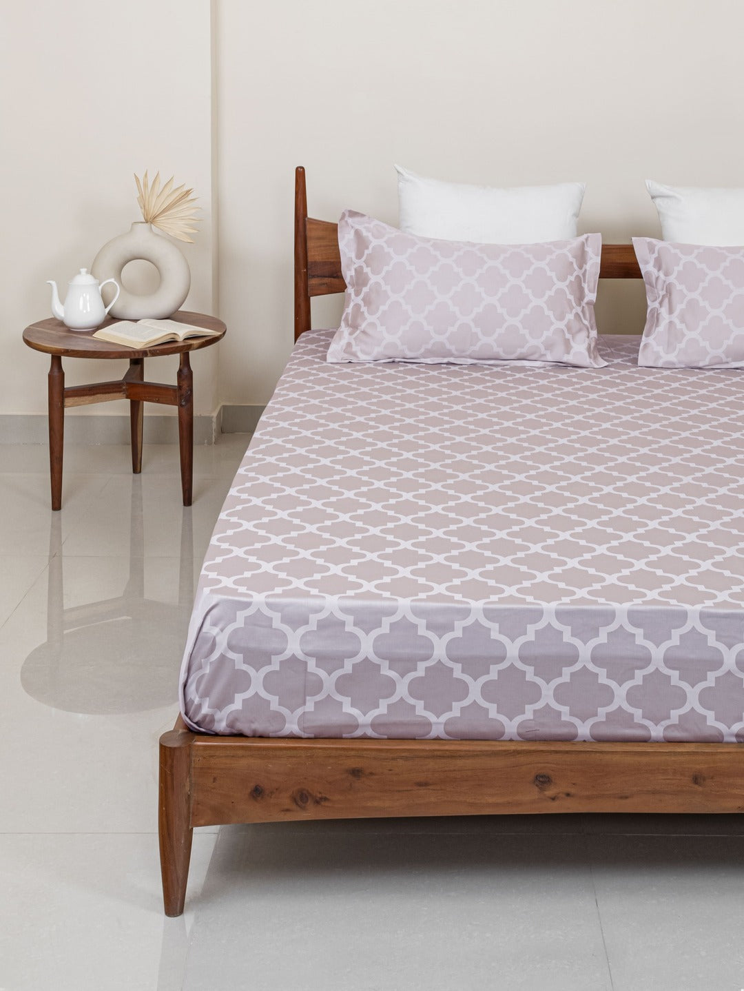 Cotton 400TC King Size Bedsheet With 2 Pillow Covers; Primrose Pink Motif