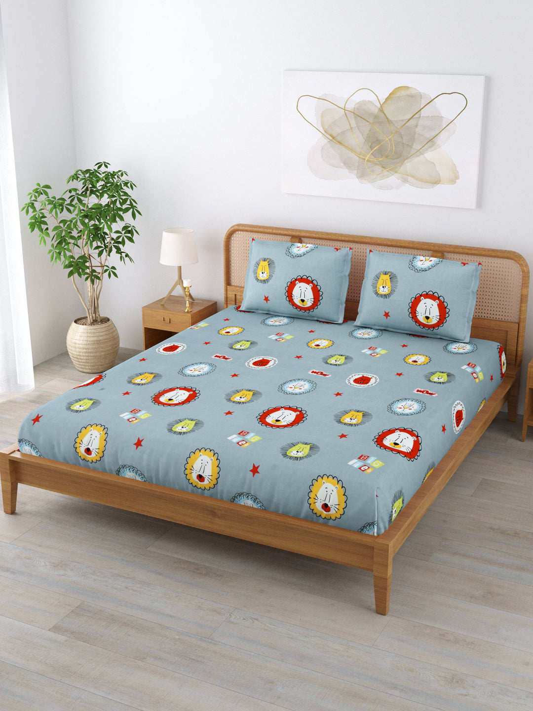 Fitted King Size Bedsheet With 2 Pillow Covers; Animal Face On Grey